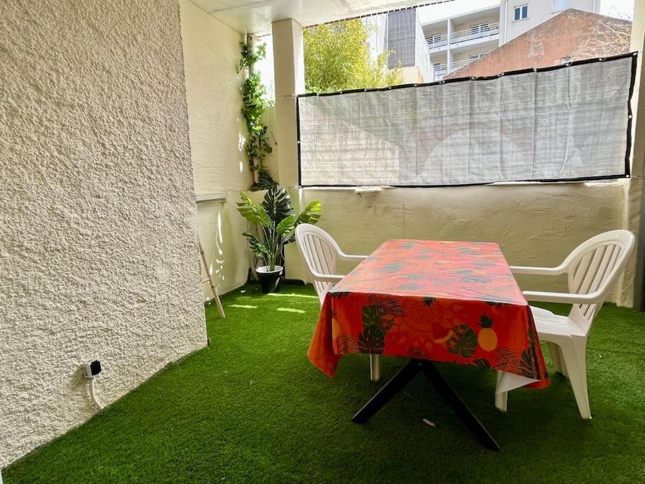 Appartement Terrasse Proche Centre Et Canal